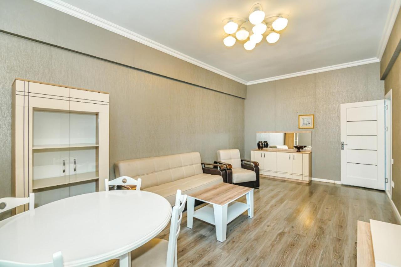 M Estate 1 Room Targovu Баку Екстер'єр фото